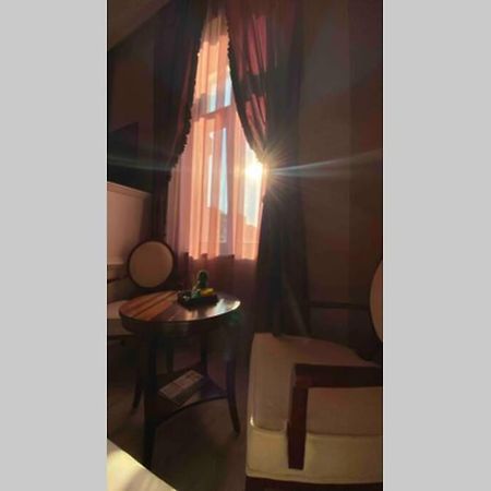 Budoir Royal Apartment Oradea Eksteriør billede