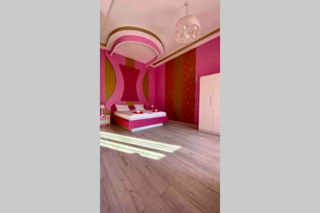 Budoir Royal Apartment Oradea Eksteriør billede